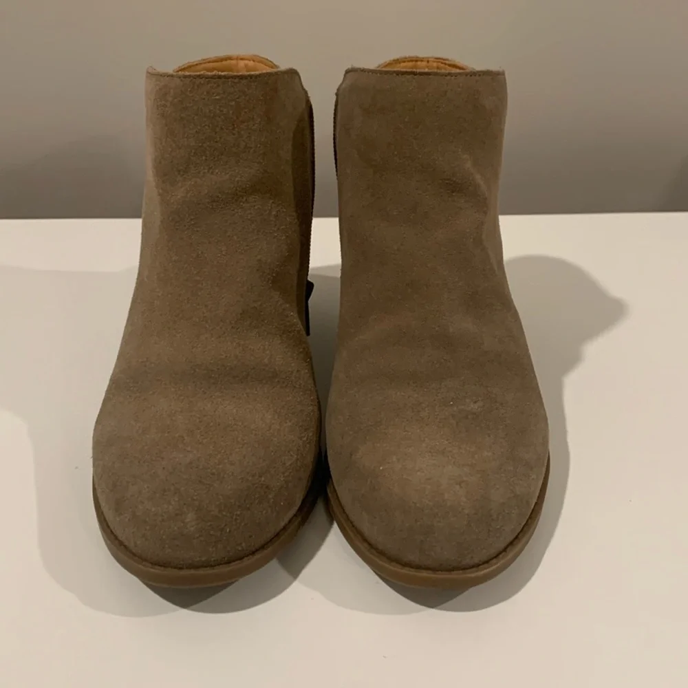Boots - Picture 1 of 7